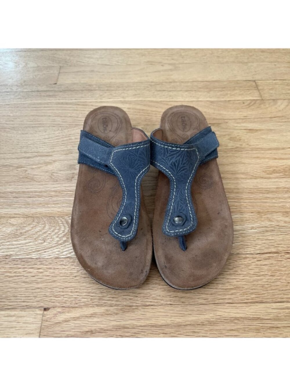 Taos Lucy Embossed Suede Leather Thong Sandals Blue Women Size EU 41 US 10-10.5 - Picture 2 of 10